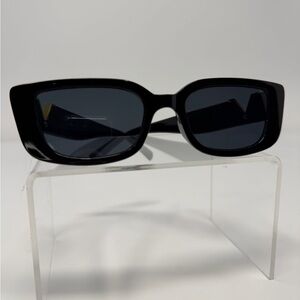 Stylish Black Glossy Fashion Sunglasses